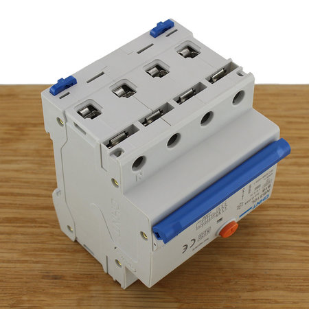 Chint Aardlekautomaat 16A 3P+N B-karakteristiek 30mA