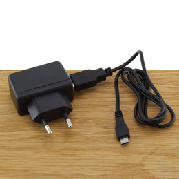 FERM CDA1078S Charger Adapter 5V met USB