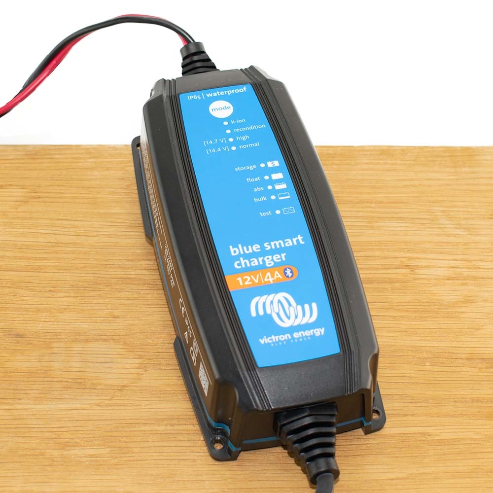 Blue Smart IP65 Acculader 12-4