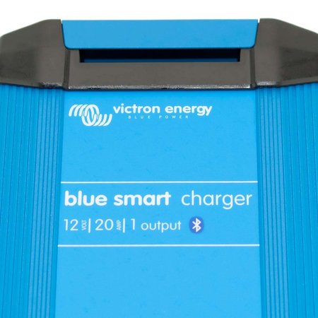Victron Blue Smart IP22 Acculader 12/20 (1)