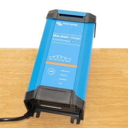 Victron Blue Smart IP22 Acculader 12/20 (3)