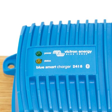 Victron Blue Smart IP67 Acculader 24/8