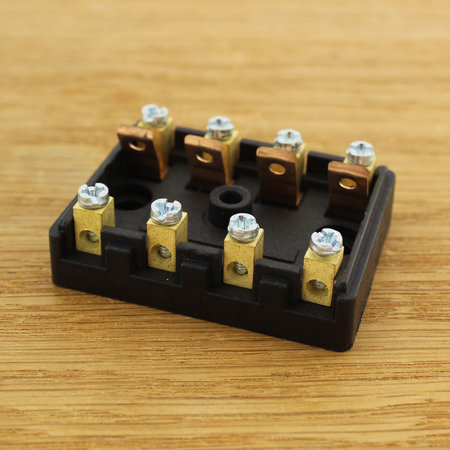 Zekeringhouder / fuse holder | 4 keramische zekeringen