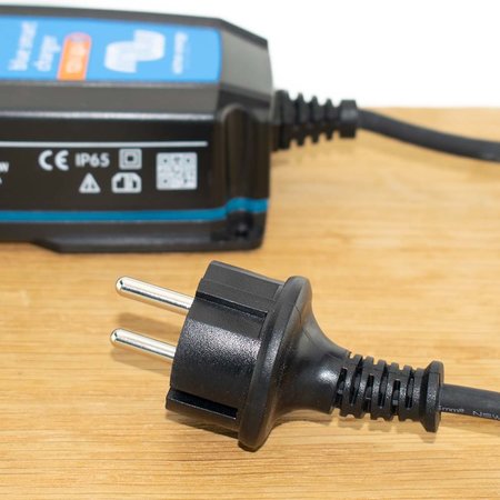 Victron Blue Smart IP65 Acculader 12/5 - 120V met DC connector