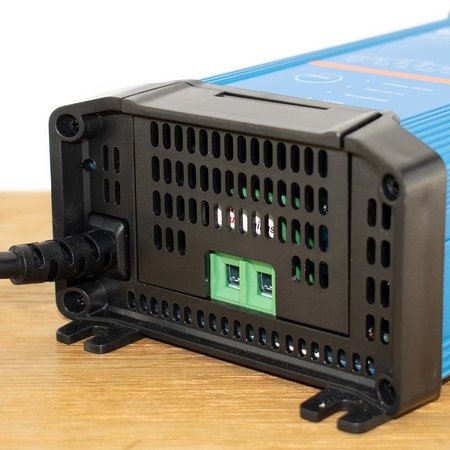 Victron Blue Smart IP22 Acculader 24/8 (1) - 120V