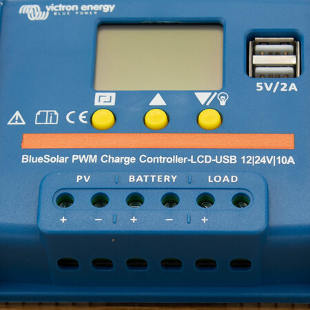 Victron BlueSolar PWM 12/24V-10A LCD - USB