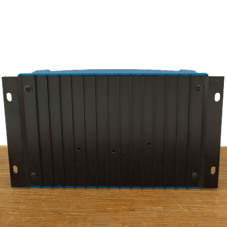 Victron BlueSolar PWM 48V-10A LCD - USB