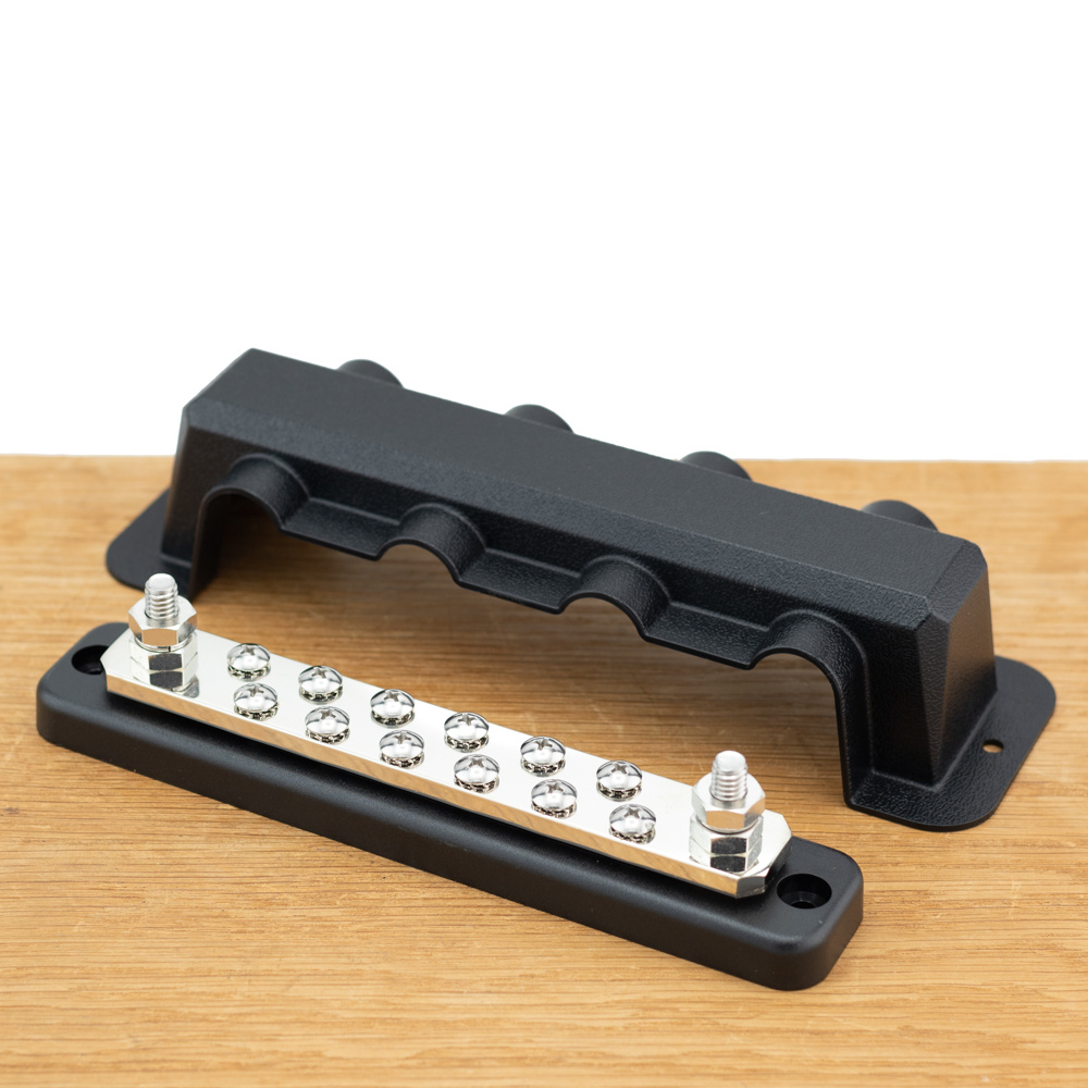 DC verdeelrail 2xM6 + 12xM4 Zwart met ABS Kap