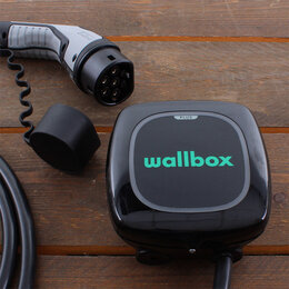 Wallbox Pulsar Plus 7,4 kW - Complete Kit -EV Laadstation Zwart type 2 met vaste rechte laadkabel