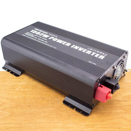 GYS PSW 1502W 12V | Omvormer / inverter | 2 x 230V Schuko + 2 x 5V USB | met afstandsbediening