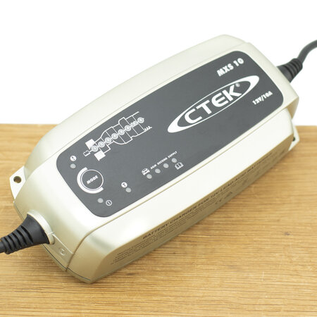 CTEK MXS 10 (12V / 10A)