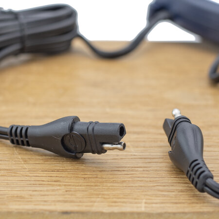 Tecmate Optimate 3 x 2 laad en onderhoud 2 accu's gelijktijdig