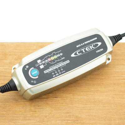 CTEK MXS 5.0 Test & Charge (12V / 0,8A - 5A)