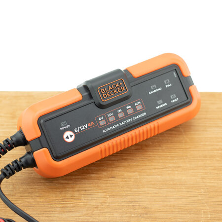 Black & Decker acculader / druppellader 6/12V 4A