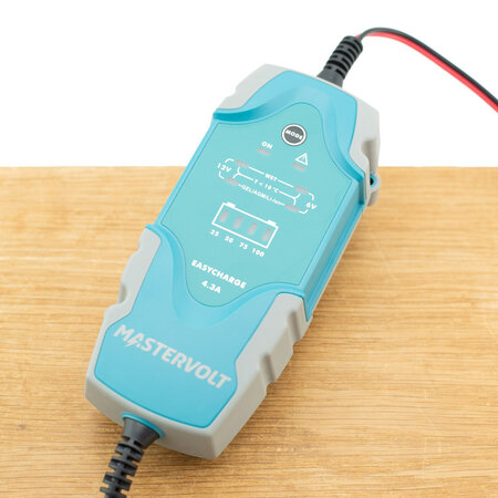 Mastervolt Easycharge Portable 4.3A acculader 6V/12V