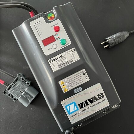 Zivan NG3 Hoogfrequent Acculader 24V 100A CB-L - Retour