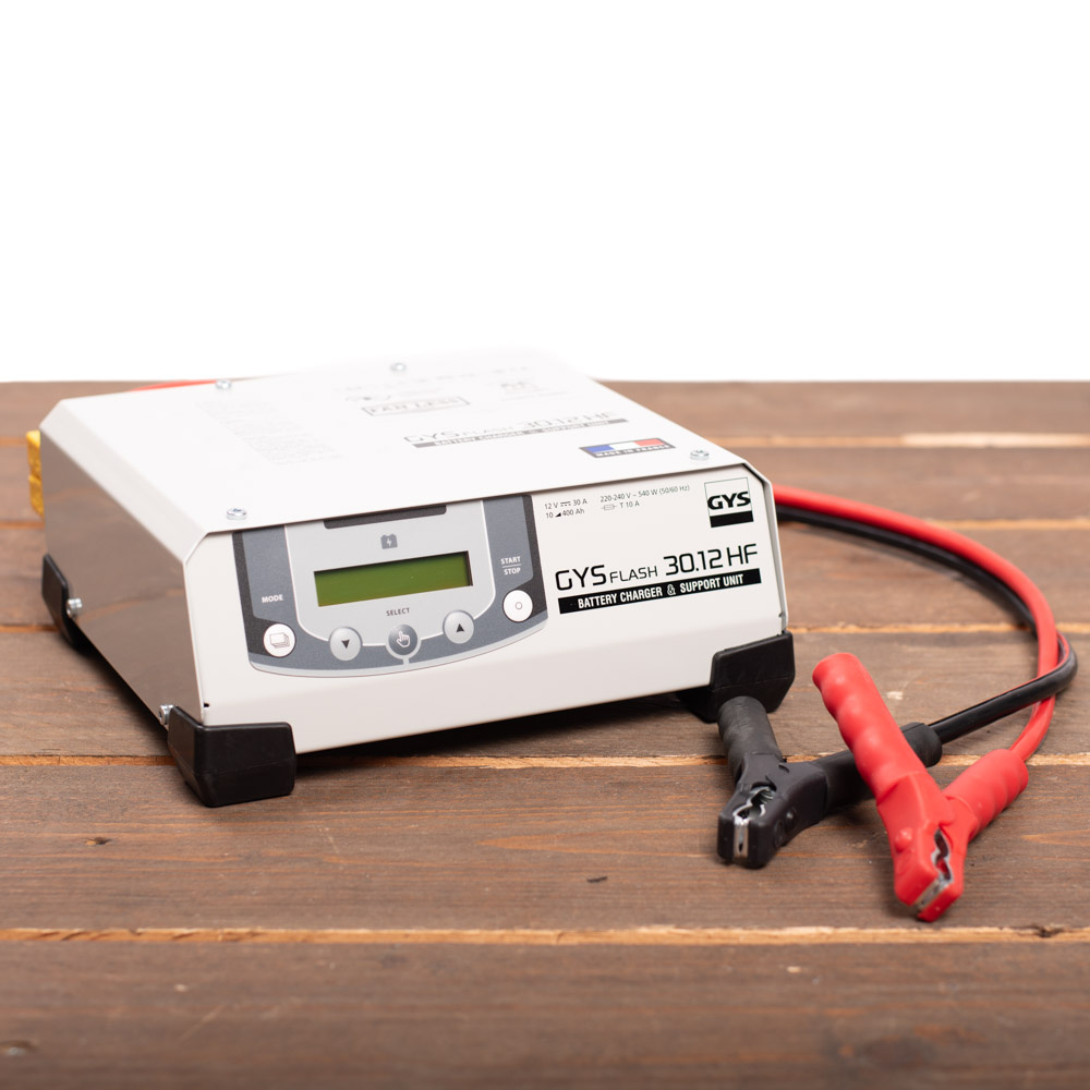 acculader met voeding GYSFLASH 30.12 HF