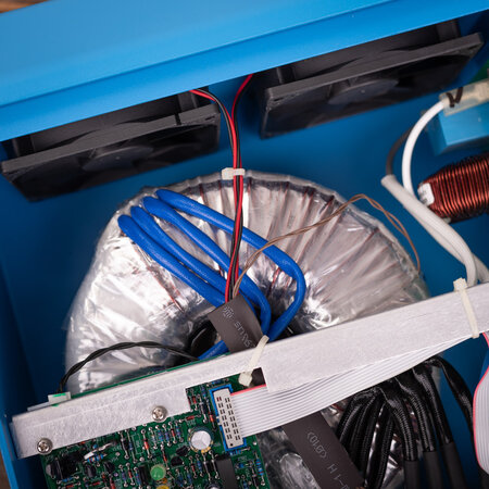 Victron MultiPlus C 24/2000/50-30