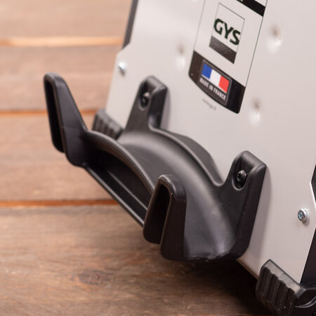 GYS acculader met voeding GYSFLASH 53.24 CNT FV | USB / SMC | 100A | 5M kabels | Muurbevestiging