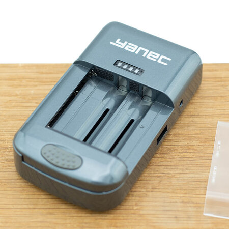 Yanec Universele batterijlader | multifunctionele autolader | 4,2V - 5V - 8,4V