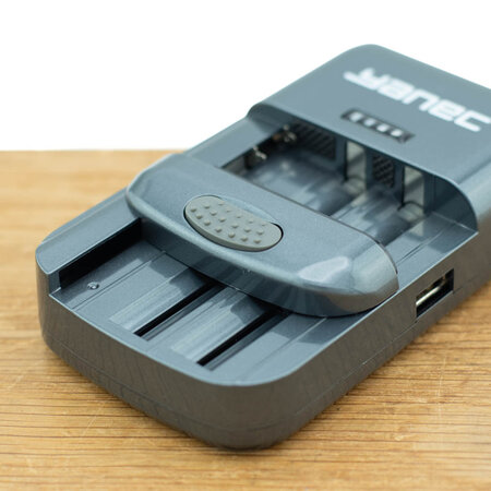 Yanec Universele batterijlader | multifunctionele autolader | 4,2V - 5V - 8,4V