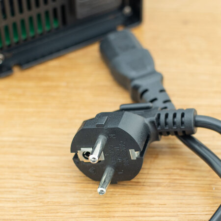 BatteryLabs MegaCharge Lithium-ion 60V 3A - SB50 stekker