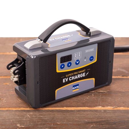 GYS Super Pro Smart Mobiele lader type 2 - tot 3 fase 32A - 6 meter