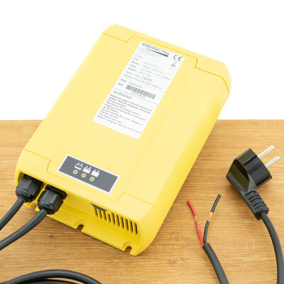 Energic Plus CBHD1-XR-P Hoogfrequent Acculader 24V 15A Nat