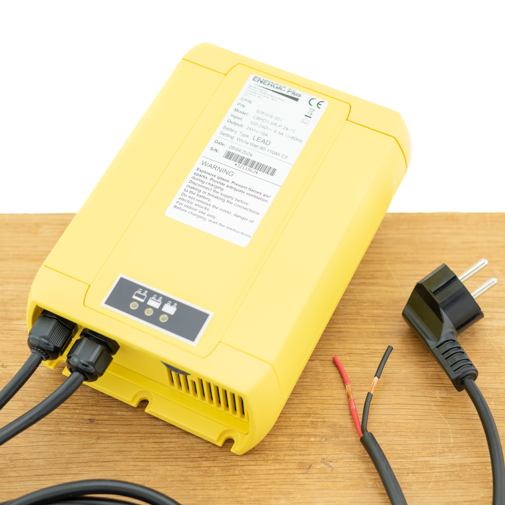 CBHD1-XR-P Hoogfrequent Acculader 24V 15A Nat