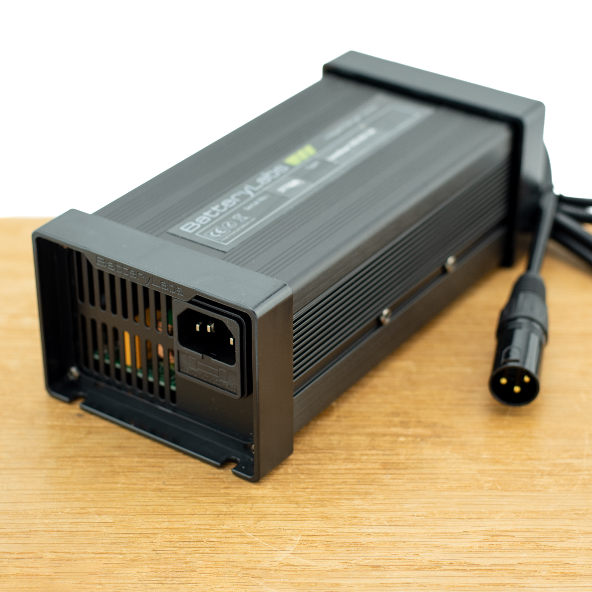 MegaCharge LZ 60V 5A