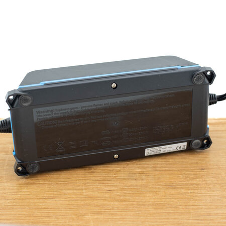 DHC AutoExact AE1000E 12V 1,5/10A druppellader