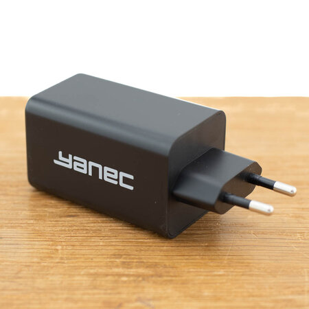 Yanec GaN Snellader 2 x USB-C 100W + USB-A 30W