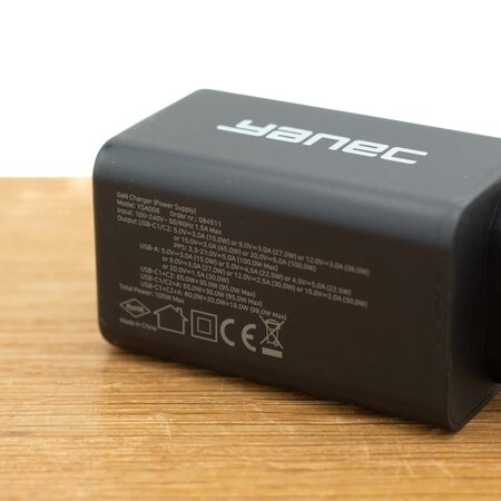 Yanec GaN Snellader 2 x USB-C 100W + USB-A 30W