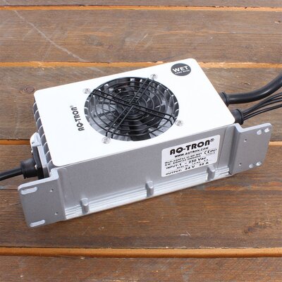 AQ-TRON Hoogfrequent Acculader 12V 10A - WET