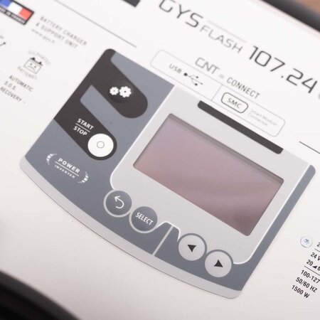 GYS acculader met voeding GYSFLASH 107.24 CNT FV | USB / SMC | 100A | 5M kabels | Muurbevestiging