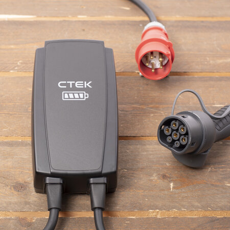 CTEK Njord Go Mobiele lader type 2 naar CEE inclusief Wall Hanger - 3 fase 16A - 6,5 meter