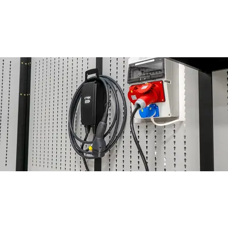CTEK Njord Go Mobiele lader type 2 naar CEE inclusief Wall Hanger - 3 fase 16A - 6,5 meter
