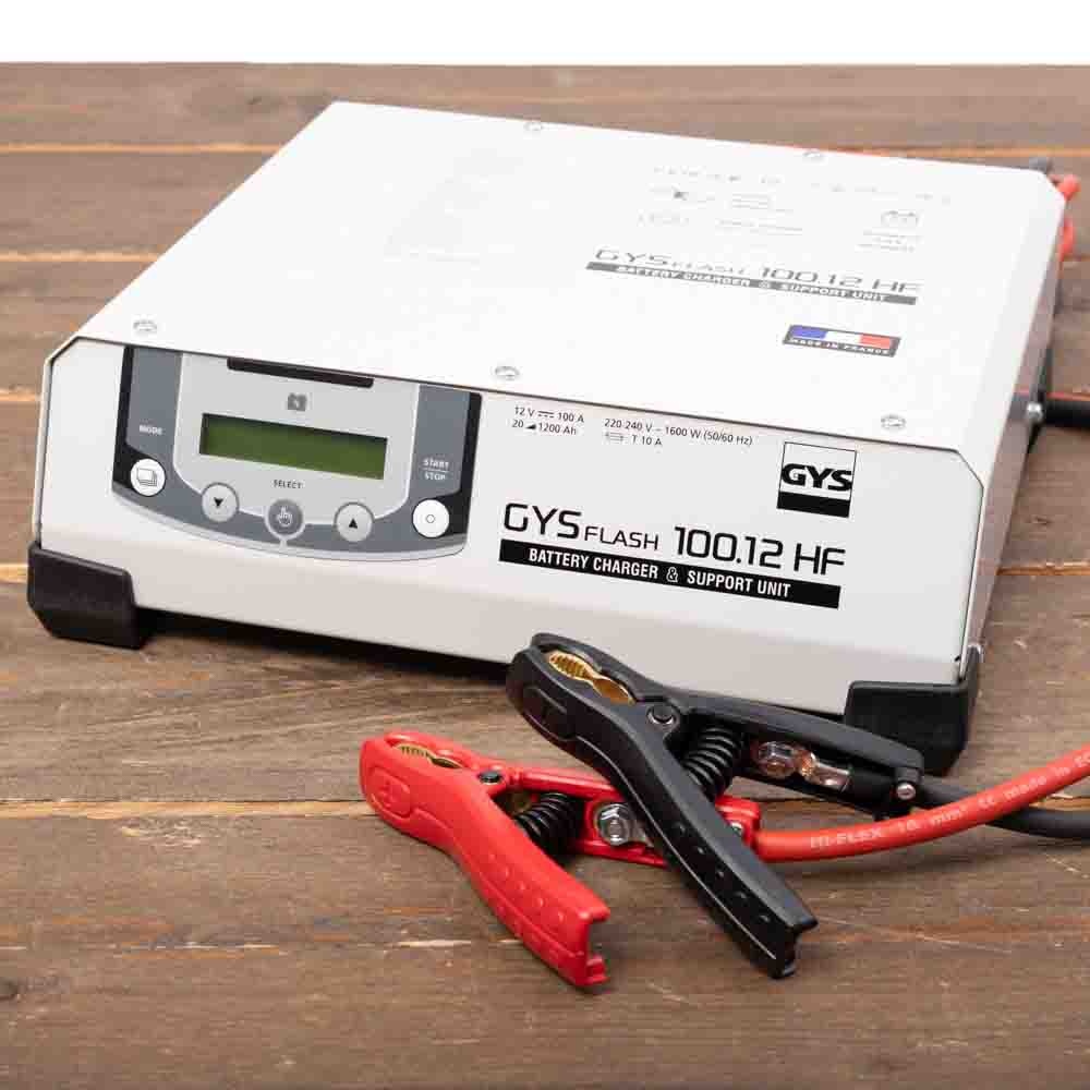 acculader met voeding GYSFLASH 100.12 HF 5M