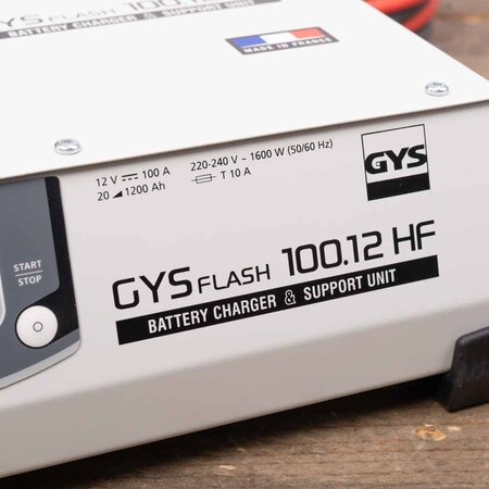 GYS multifunctionele acculader met voeding GYSFLASH 100.12 HF | 100A | 5M kabels