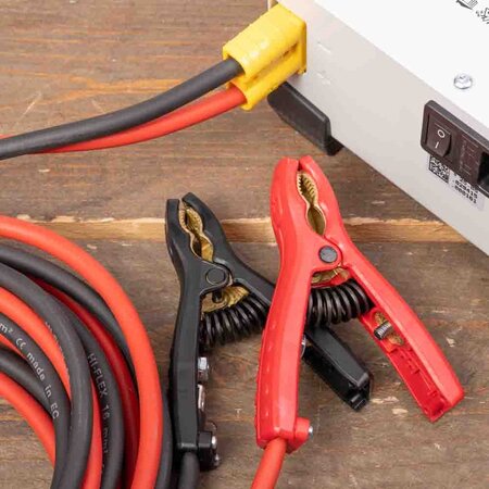 GYS multifunctionele acculader met voeding GYSFLASH 100.12 HF | 100A | 5M kabels
