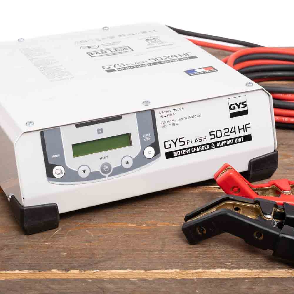 acculader met voeding GYSFLASH 50.24 HF 5M