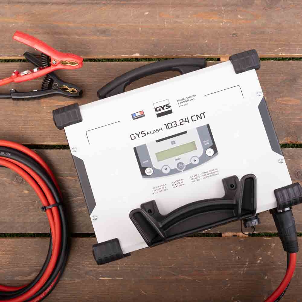 acculader met voeding GYSFLASH 103.24 CNT FV 5M