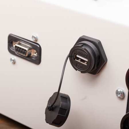 GYS acculader met voeding GYSFLASH 103.24 CNT FV | USB / SMC | 100A | 5M kabels | Muurbevestiging