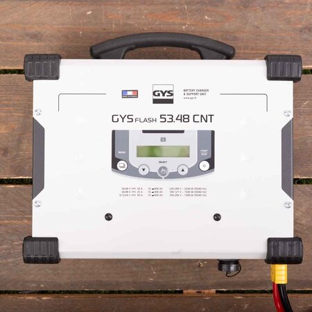 GYS acculader met voeding GYSFLASH 53.48 CNT FV | USB / SMC | 100A | 5M kabels | Muurbevestiging