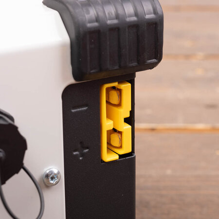 GYS acculader met voeding GYSFLASH 53.48 CNT FV | USB / SMC | 100A | 5M kabels | Muurbevestiging