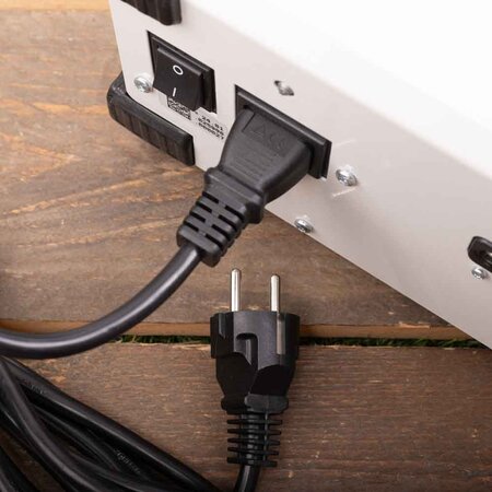 GYS acculader met voeding GYSFLASH 53.48 CNT FV | USB / SMC | 100A | 5M kabels | Muurbevestiging