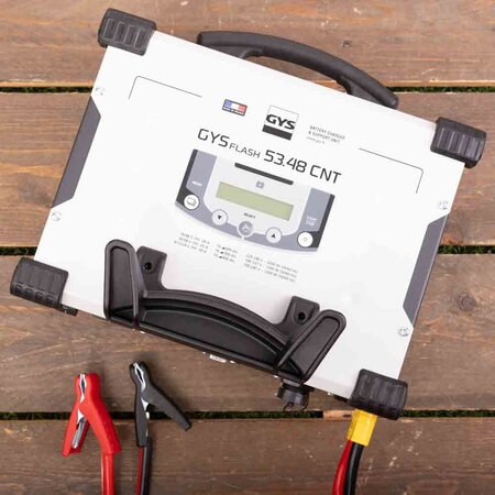 GYS acculader met voeding GYSFLASH 53.48 CNT FV | USB / SMC | 100A | 5M kabels | Muurbevestiging
