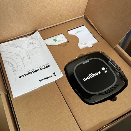 Wallbox Pulsar Plus 22 kW - Complete Kit - EV Laadstation Zwart type 2 met vaste rechte laadkabel - Retour