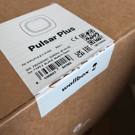 Wallbox Pulsar Plus 22 kW - Complete Kit - EV Laadstation Zwart type 2 met vaste rechte laadkabel - Retour
