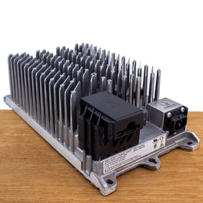 Delta-Q IC900 24V/ 37A Acculader IP66